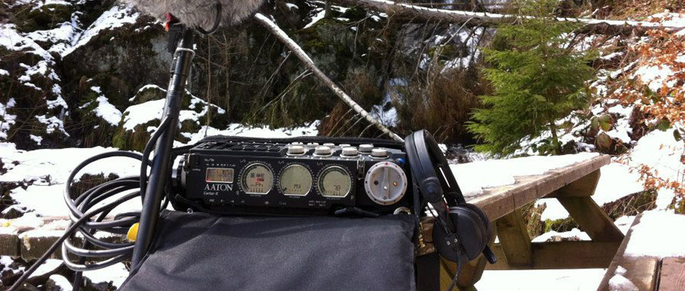 Aaton cantar x2 sur une table avec de la neige